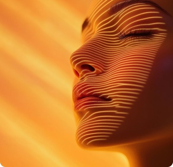 cara-iluminada-con-sombras-rayas-fondo-naranja-calido-iluminacion-suave-expresion-serena-fotografia-artistica-espacio-de-copia-para-el-texto-luxora